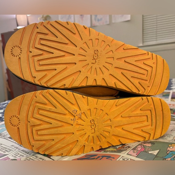 UGG Boots - Picture 9 of 11